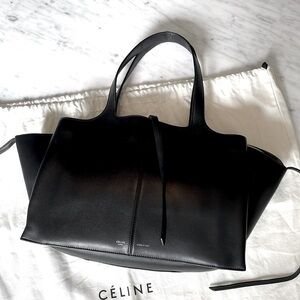 Authentic Celine Medium Trifold bag. With dust bag. Authentic. Perfect condition